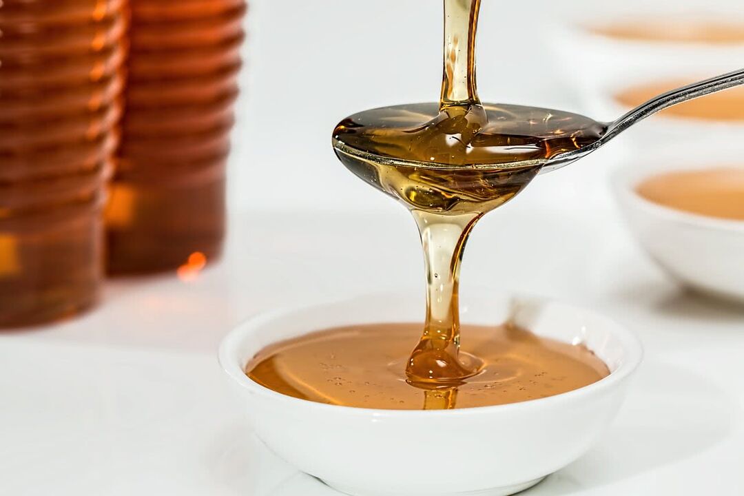 Honey for the treatment of breast osteochondrosis. 